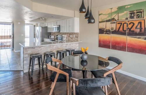 McCormick Ranch Apartment | Luxury 2BR in Scottsdale #235 by WanderJaunt