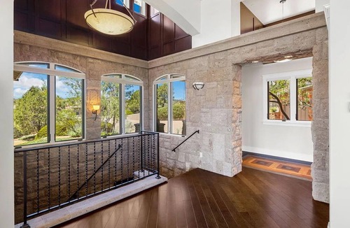 Forest Trails House | Luxury 4-Bedroom Retreat with Stunning Panoramic Views
