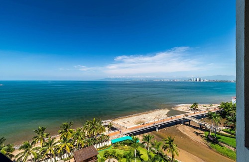 Romantic Zone Condo | Luxury, Amazing Views! Front and Centre Romantic Z