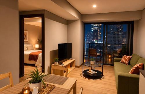 Cuauhtemoc Apartment | Luxury Apartment with Pool & Monument View