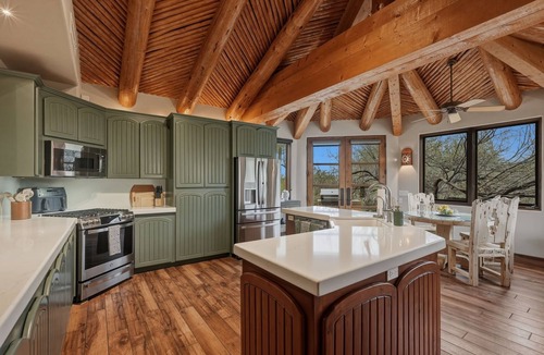 Carefree House | Luxury Aviation Retreat- Dual Primary Suites, Runway Views, Carefree, AZ