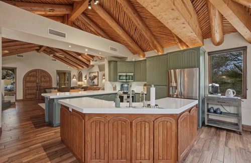Carefree House | Luxury Aviation Retreat- Dual Primary Suites, Runway Views, Carefree, AZ