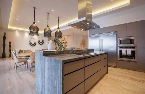 La Paz Apartment | Luxury bayfront condo with panoramic views!