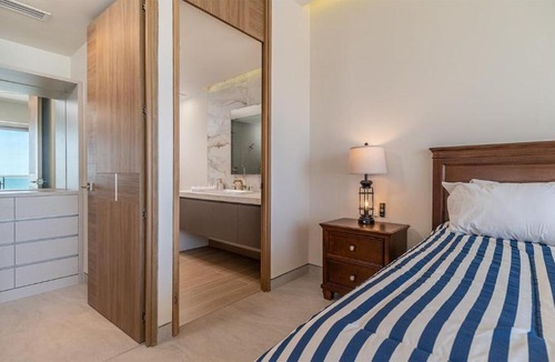 Ferrocarrilera House | Luxury Beachfront Escape with Stunning Ocean Views
