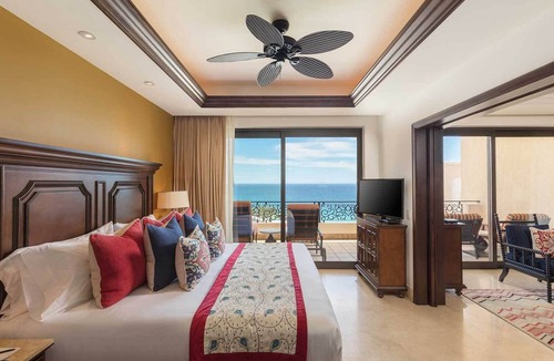 Marina Resort | Luxury Christmas Week in Cabo - Beachfront Grand Solmar Land’s End - 1 BR Suite