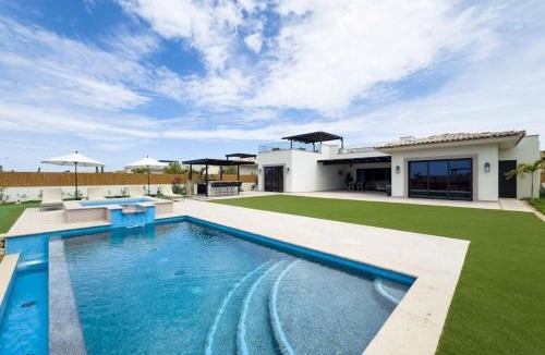 Los Cabos House | Luxury Coastal Retreat - Pool & World-Class Golf