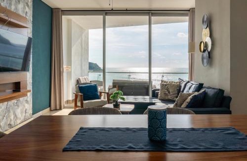 Zona Dorada Apartment | Luxury condo with balcony and front ocean view