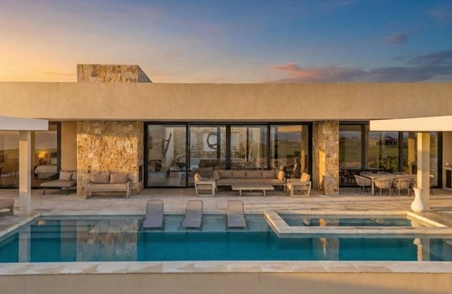 Los Cabos House | Luxury Contemporary Haven in Diamante