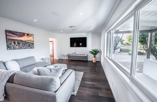 Village Grove House | Luxury Home on Windsor *Near Old Town* Heated Pool
