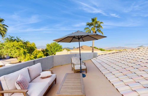 Fountain Hills House | Luxury home w/private pool & optional pool heat, rooftop patio & mountain views