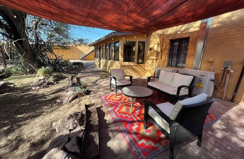 Jefferson Park House | Luxury King Bed w/Fast WiFi Near UA, Downtown Tucson, 4th Ave, Rialto and Fox