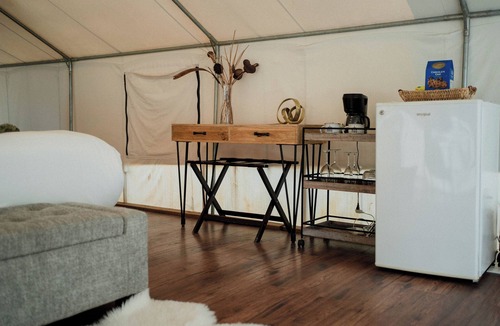 San Antonio de las Minas Villa | Luxury Glamping Tent with Vineyard Views & Private Bathroom (Queen size)