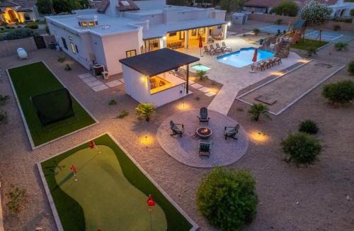 Scottsdale Foothills Villa | Luxury Oasis Slide Pool Pickleball Game Room