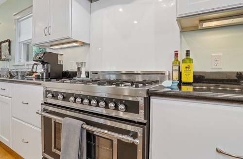 Flagstaff House | Luxury on Birch: Walk to Downtown Flag!