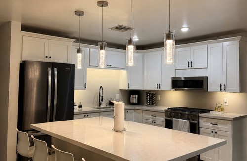 Alhambra House | Luxury Pool Home Near GCU Modern 5BR Retreat