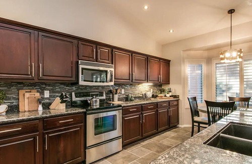 Paradise Park Vista House | Luxury Scottsdale 5 Bdrm w/Pool and Hot tub!