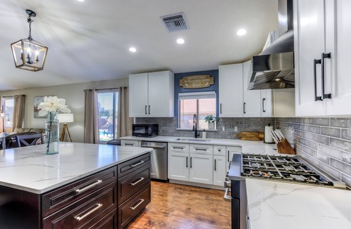 Casas Adobes House | Luxury Stay w/Private Pool, Chef Kitchen, Near Golf & Dining, Premium Bedding