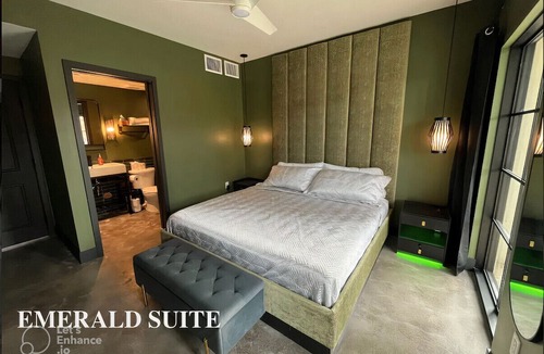 Entertainment District House | Luxury Townhouse with Rooftop Terrace