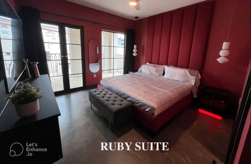 Entertainment District House | Luxury Townhouse with Rooftop Terrace