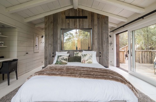 Pinarellu Cabin | Magnificent independent luxury suite with all the comforts of the Treehouse type.