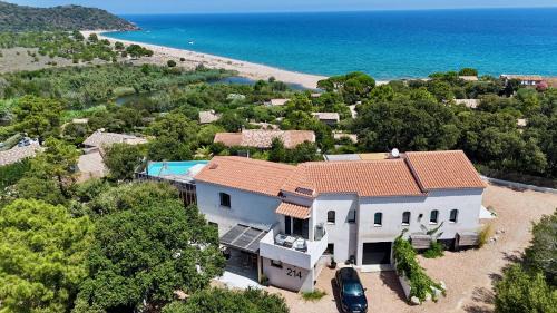 Pinarellu Villa | Maison Bord'eau