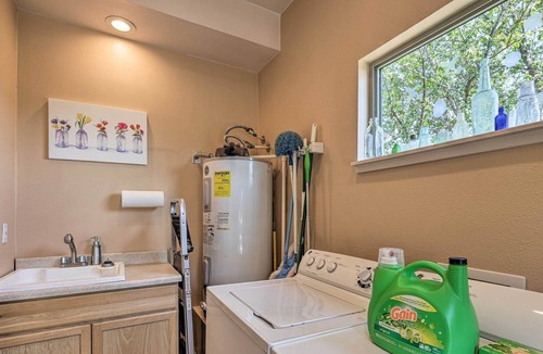 Clarkdale House | Main Home + Casita with Rooftop Deck & Patio