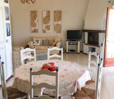 Marine de Saint Ambroggio House | Maison Vue Mer à Lumio avec Terrasse et Jardin Clos