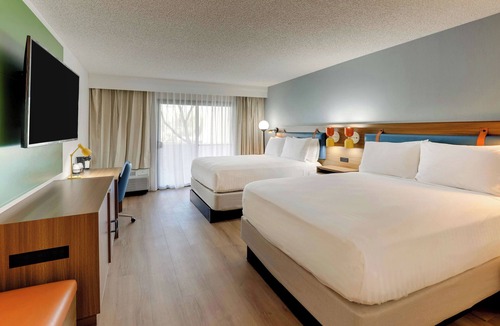 Mayo Clinic Hotel | Make Your Trip More Enjoyable! Near Desert Vista Dog Park, Pets are Allowed