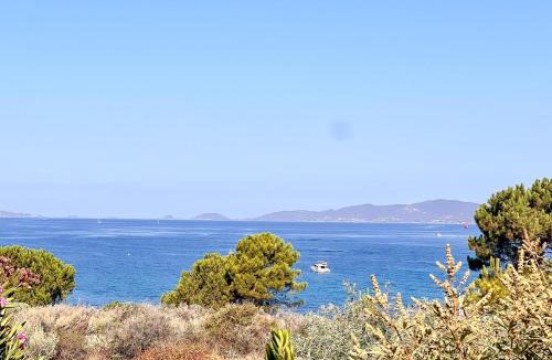 Pietrosella Apartment | Manon - Beach by foot Terrace with sea view