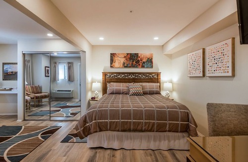 Uptown Sedona Hotel | Manzanita Junior Suite #102 @ Sedona Uptown Suites