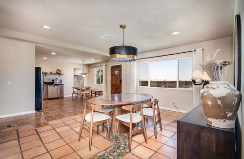 Panorama Heights Cottage | @ Marbella Lane - Moon Designer Home Close to Jtnp