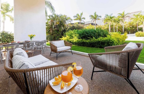 Marina Vallarta Condo | Marina Vallarta Garden House | Ocean & Pool Vibe