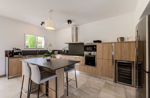 Calvi Villa | Master Suite Villa featuring a Private Pool, Garden, Parking and Spa