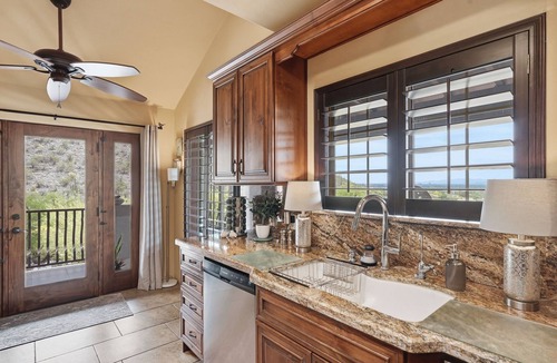 Summer Set House | MeCasa SuCasa - Unique, seclude home nestled in the Beautiful Foothills