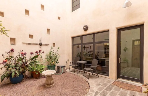 Menlo Park House | Mercado San Agustin/2 BR 2.5 BA/Patio/Garage