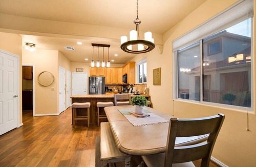 Mesquite Condo | Mesquite 2BR Townhome with Pool & Gym Access