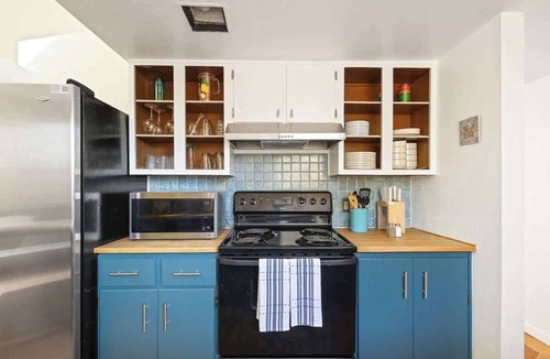 Blenman-Elm House | Midtown Retreat-Pet Friendly