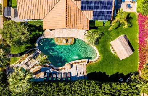 Desert Hot Springs House | Mini Golf, Saltwater Pool & Spa by MariamsBnb