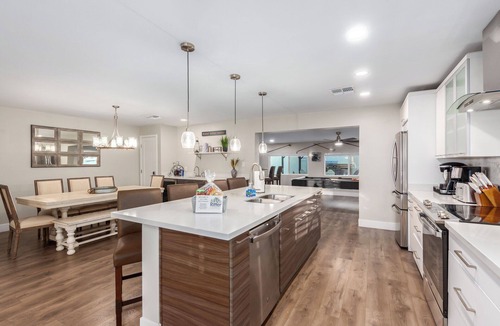 Scottsdale Estates Three House | Minutes Old Town * Mini Golf * Pool Spa * Bikes