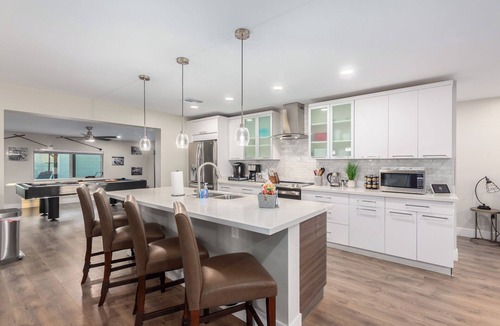 Scottsdale Estates Three House | Minutes Old Town * Mini Golf * Pool Spa * Bikes