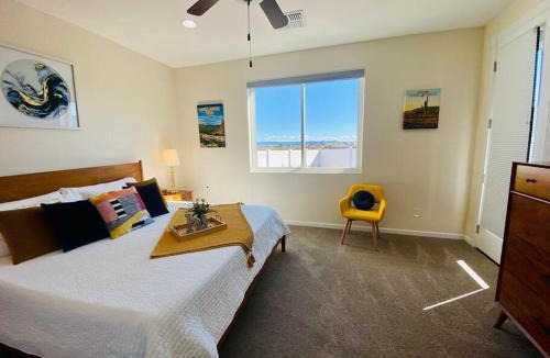 Cottonwood House | Modern 3 Bedroom Home