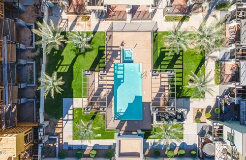 Entertainment District House | Modern 3 bedroom Scottsdale Townhome w/ rooftop deck