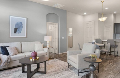 Tucson Apartment | Modern Apartment in Prime Location (ID8407X53)
