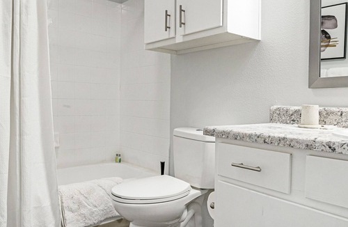 Tucson Apartment | Modern Apartment in Prime Location (ID1390X000)