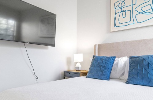 Tucson Apartment | Modern Apartment in Prime Location (ID1401X027)