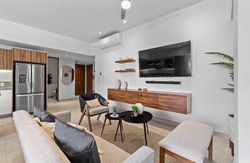 Diaz Ordaz Apartment | Modern Corner Condo in Versalles Rooftop Infinity Pool Prime Foodie Location