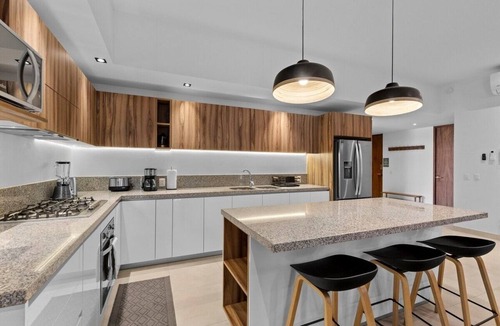 Diaz Ordaz Apartment | Modern Corner Condo in Versalles Rooftop Infinity Pool Prime Foodie Location