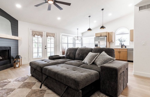 Peoria House | Modern Desert Stay with Pool