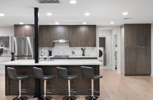 Raskin Estates House | Modern Kierland Oasis – Heated Pool, Games, Walk to shopping & dining!