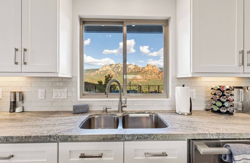 Uptown Sedona House | Modern Luxury Home in the Heart of Uptown! 360 Degree Red Rock Views. Pool/Spa